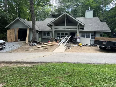16 Honeysuckle Ln, Highlands, NC 28741