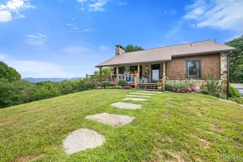 5984 Big Ridge Rd, Glenville, NC 28736