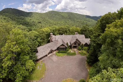 1045 Cherokee Trce, Cashiers, NC 28717