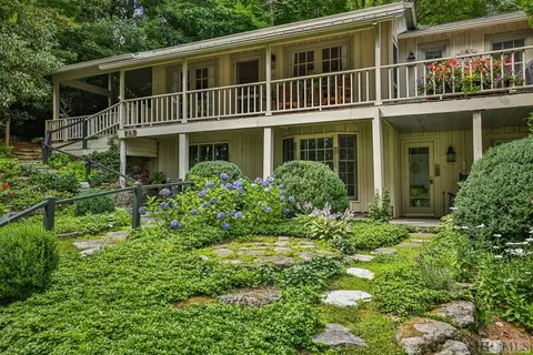25 Marthas Ln, Highlands, NC 28741