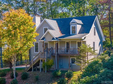 121 Old Tiger Trl, Glenville, NC 28736