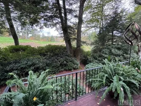 40 Fairway Cottage Ln, Highlands, NC 28741