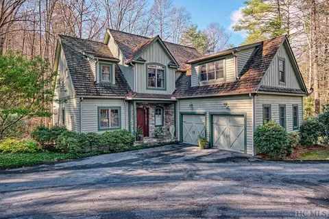 41 Racquet Club Dr, Cashiers, NC 28717