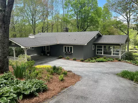 100 Mountain Ash Ln, Highlands, NC 28741