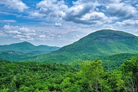 190 Logan Ln, Cashiers, NC 28717