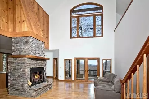 255 Gleneden Ln, Cullowhee, NC 28723 photo 5