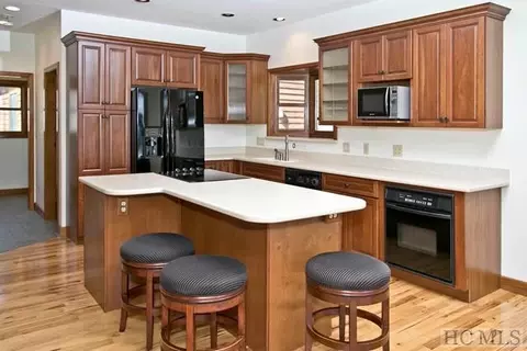 255 Gleneden Ln, Cullowhee, NC 28723 photo 10