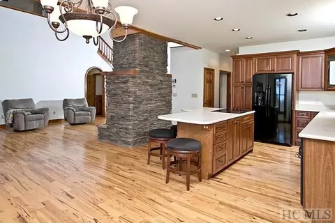 255 Gleneden Ln, Cullowhee, NC 28723 photo 9