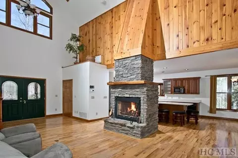 255 Gleneden Ln, Cullowhee, NC 28723 photo 6