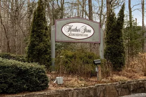 17 Haystack Dr, Dillard, GA 30537 photo 2