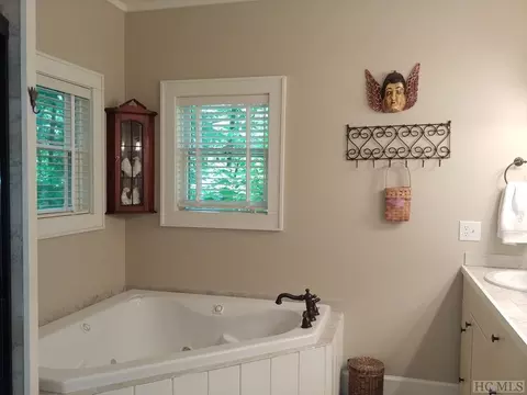 110 Eagle Ridge Rd, Sapphire, NC 28774 photo 18
