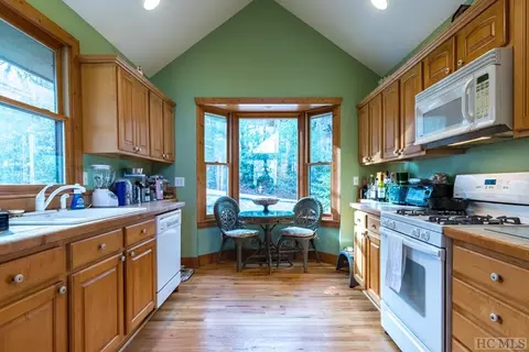 54 Bald Eagle Ct, Sapphire, NC 28774 photo 13