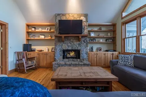 54 Bald Eagle Ct, Sapphire, NC 28774 photo 8