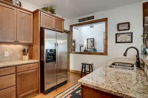 136 Hogback Ct, Sapphire, NC 28774 photo 9