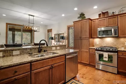 136 Hogback Ct, Sapphire, NC 28774 photo 8
