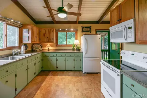 146 Bear Log Rd, Cashiers, NC 28717 photo 17