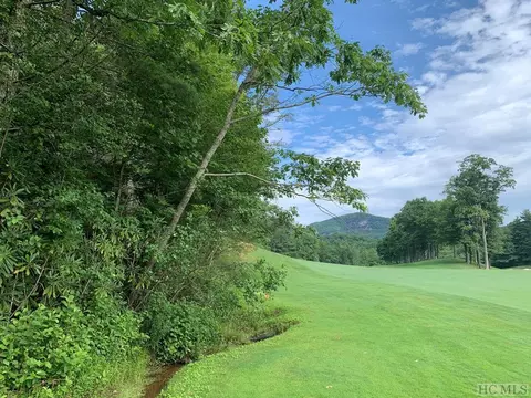 11 Fairway Dr, Lake Toxaway, NC 28747