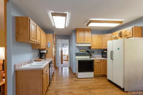 85 Tweeter Hl, Cullowhee, NC 28723 photo 14