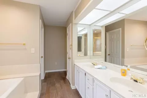 35 S Horseshoe Dr, Sapphire, NC 28774 photo 23