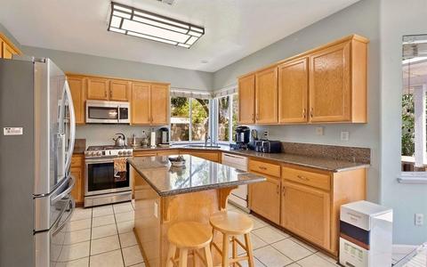 17 Primrose Ct, Tracy, CA 95376 photo 4