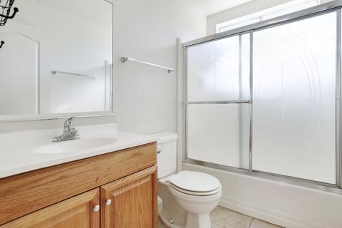 2724 E Orangeburg Ave, Modesto, CA 95355 photo 17