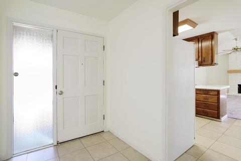 2724 E Orangeburg Ave, Modesto, CA 95355 photo 4