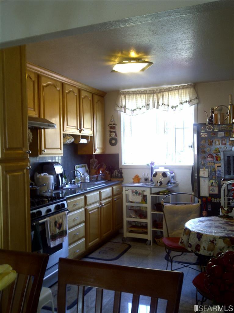 225 Topeka, San Francisco, CA 94124 photo 4