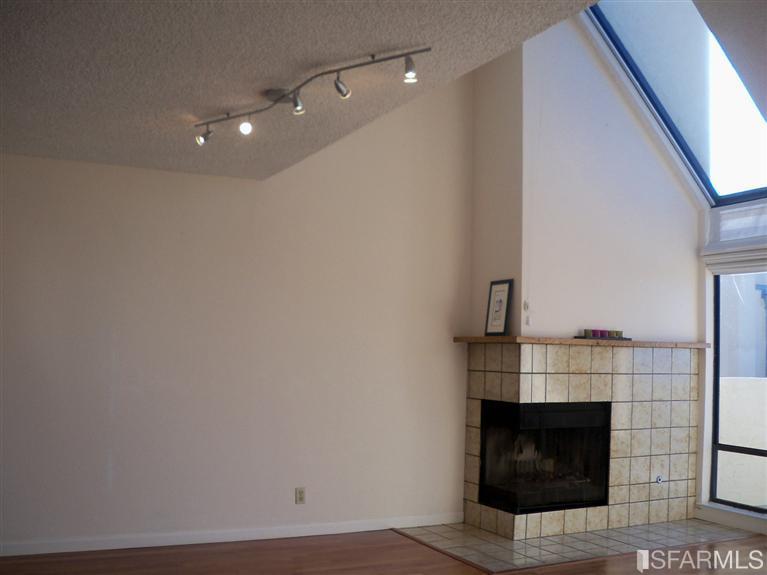 449 Roberts Rd, Pacifica, CA 94044 photo 1