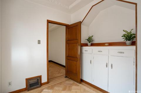 83 Lyell St, San Francisco, CA 94112 photo 7