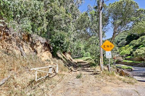0 Leona St, Oakland, CA 94608