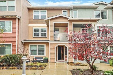 304 Jetty Dr, Richmond, CA 94804