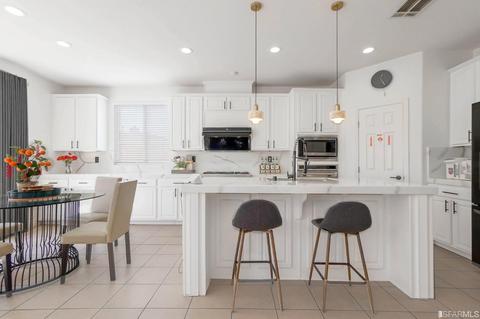 112 Schooner Cv, Hercules, CA 94547