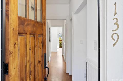 139 Saturn St, San Francisco, CA 94114 photo 2