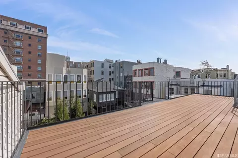 1624 Larkin St #10, San Francisco, CA 94109