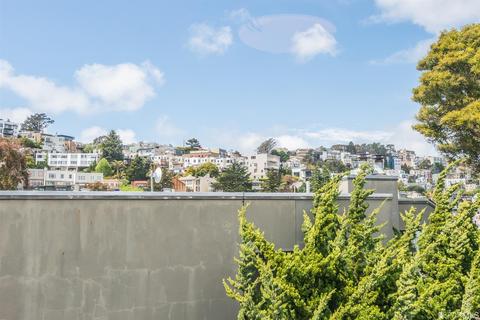 100 Eagle St, San Francisco, CA 94114 photo 17