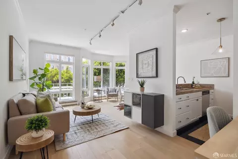 190 Cervantes Blvd #101, San Francisco, CA 94123