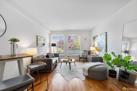 140 S Van Ness Ave #426, San Francisco, CA 94103
