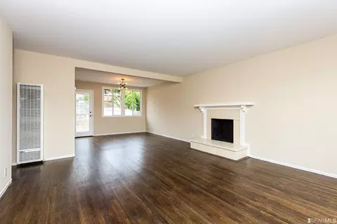 8 Cadiz Ct, Pacifica, CA 94044 photo 2