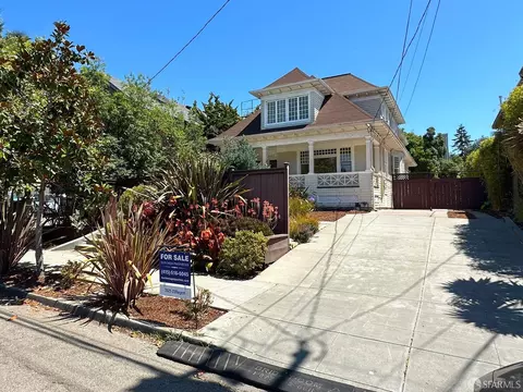 2621 Regent St, Berkeley, CA 94704