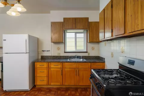 825 Huron Ave, San Francisco, CA 94112 photo 14