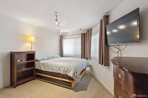 15 Staples Ave, San Francisco, CA 94131 photo 3