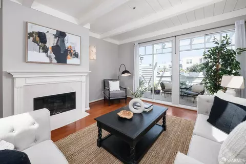 1362 Vallejo St #C, San Francisco, CA 94109