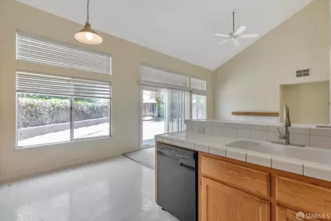 2520 Pinecrest Ct, Antioch, CA 94509 photo 2