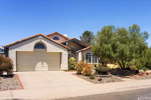 821 Calvert Ave, Lompoc, CA 93436