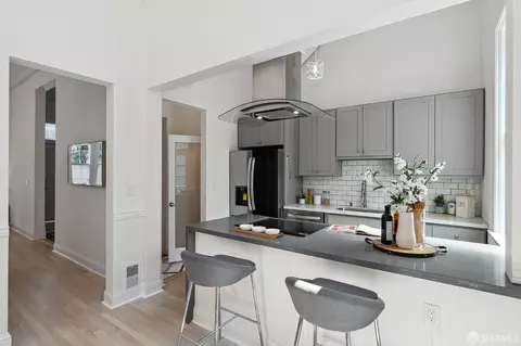 231 Olive St, San Francisco, CA 94109 photo 15