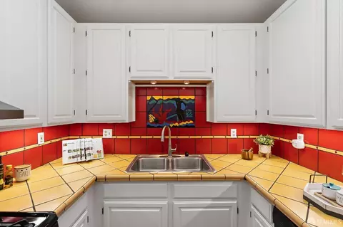 783 Andover St, San Francisco, CA 94110 photo 8