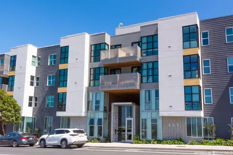 451 Donahue St #305, San Francisco, CA 94124