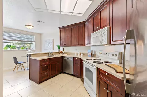 1110 Bayswater Ave #101, Burlingame, CA 94010