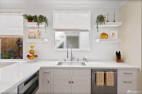 3032 Baker St, San Francisco, CA 94123 photo 16