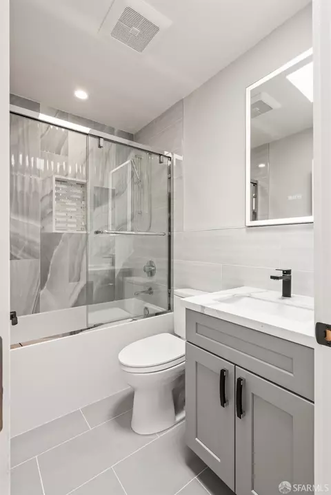 151 Venus St, San Francisco, CA 94124 photo 12